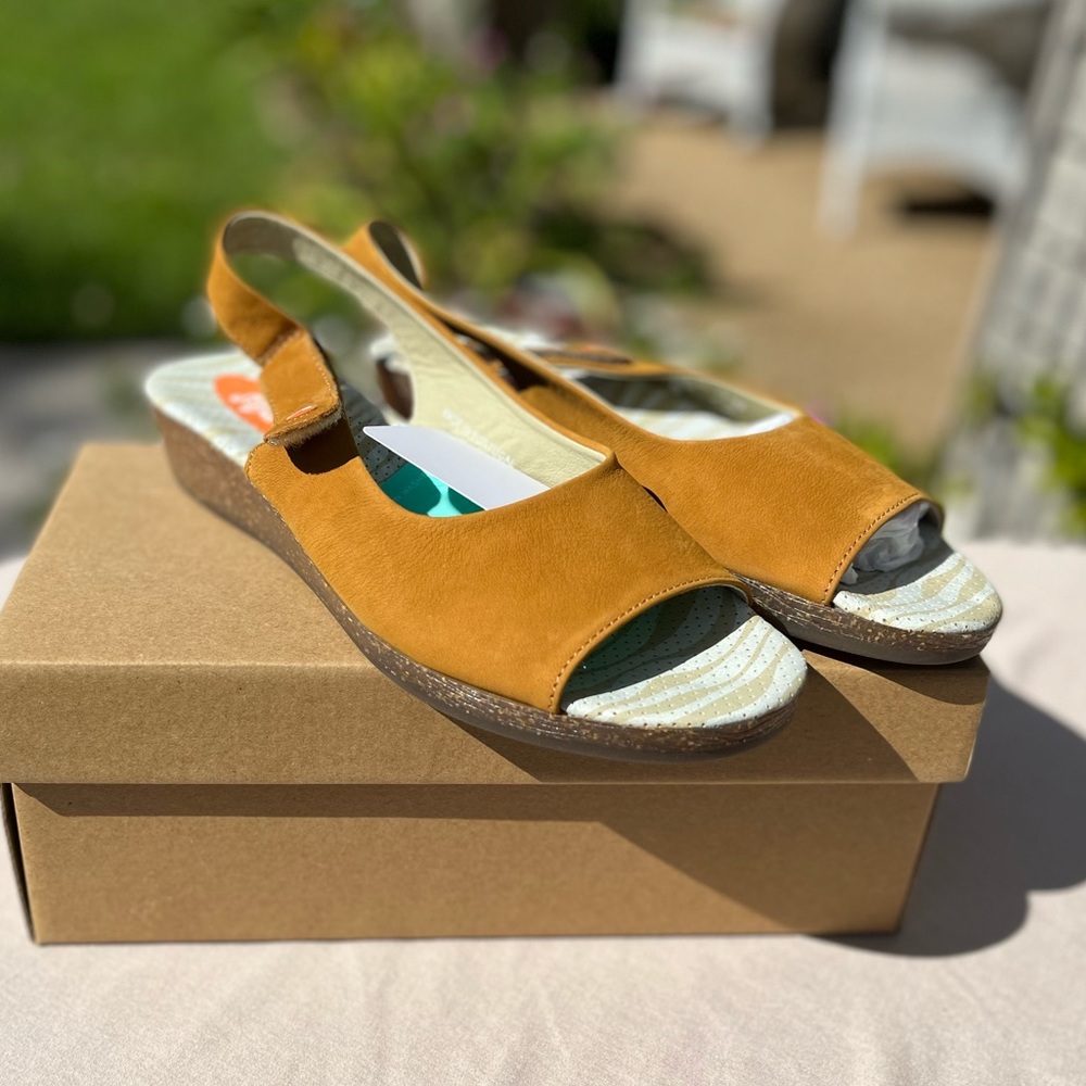 Softinos sling backs